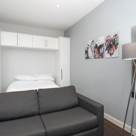 Superb Studio Apartment ลอนดอน ภายนอก รูปภาพ