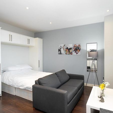 Superb Studio Apartment ลอนดอน ภายนอก รูปภาพ